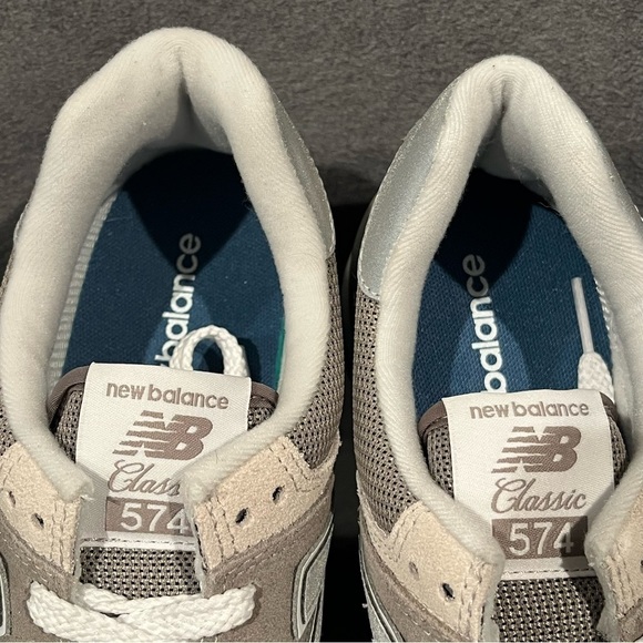 New Balance 574 Women’s Sneakers Grey White Size 9.5 US WOMEN - Picture 9 of 13